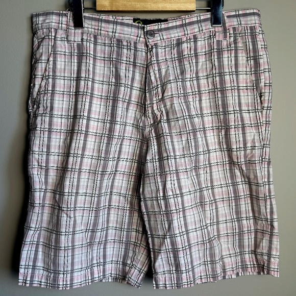 Quagmire Golf Men's Plaid Chino Golf Shorts Pink/Gray 34 Preppy Country Club - Picture 1 of 16
